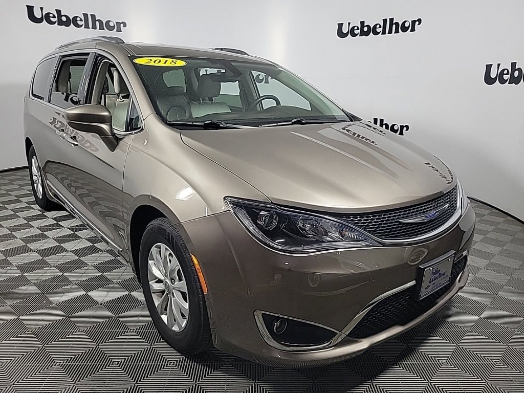 Used 2018 Chrysler Pacifica Touring L