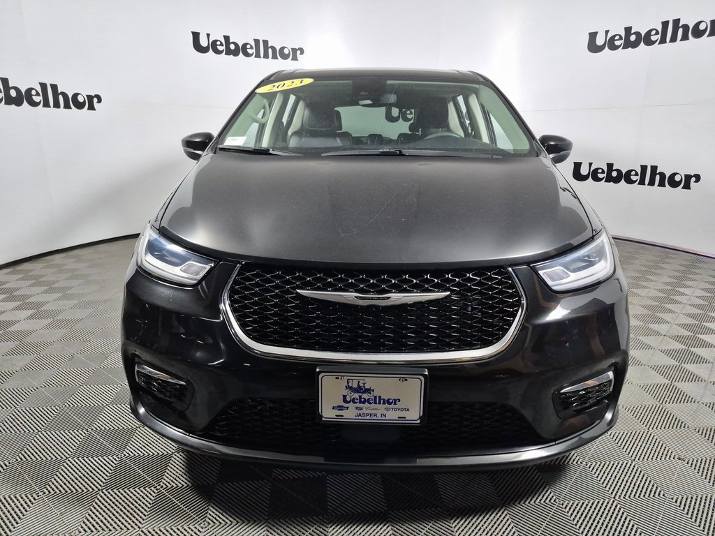 Used 2023 Chrysler Pacifica Touring L