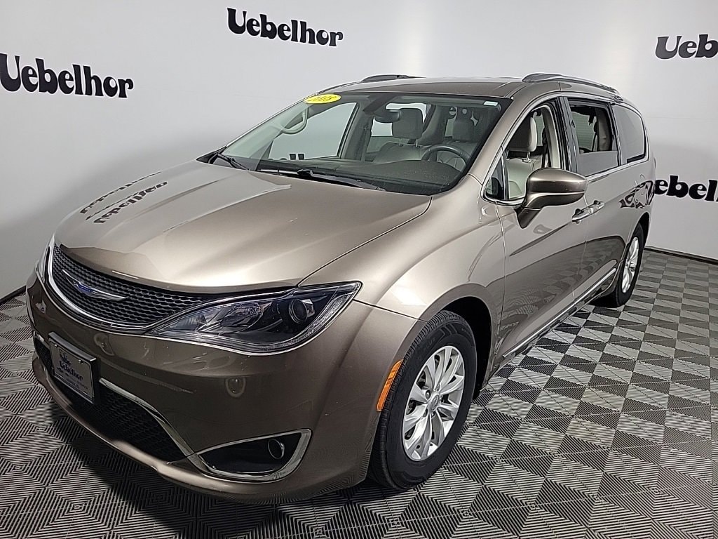 Used 2018 Chrysler Pacifica Touring L