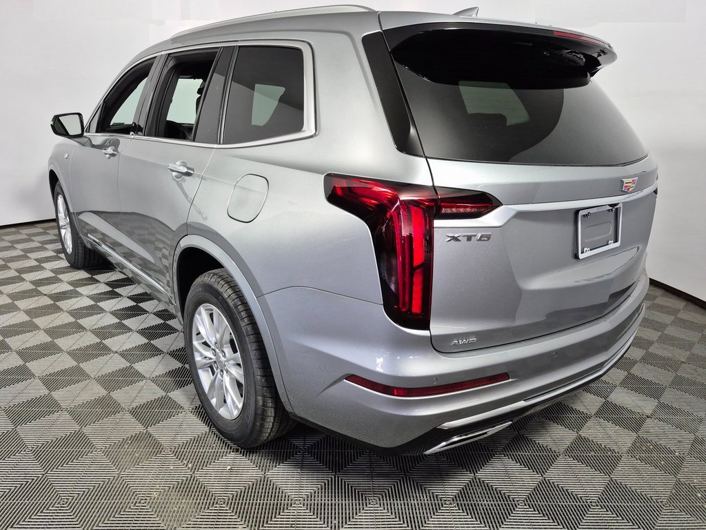 2025 Cadillac XT6 Luxury photo 4