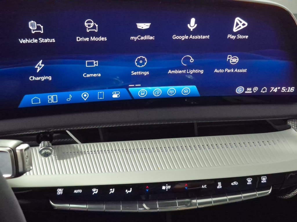2027 Cadillac OPTIQ Premium Luxury - Photo 20