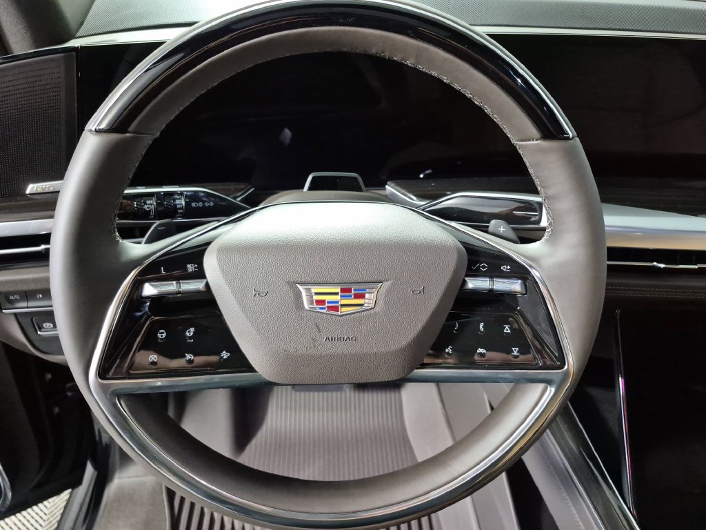2026 Cadillac Escalade Luxury - Photo 11