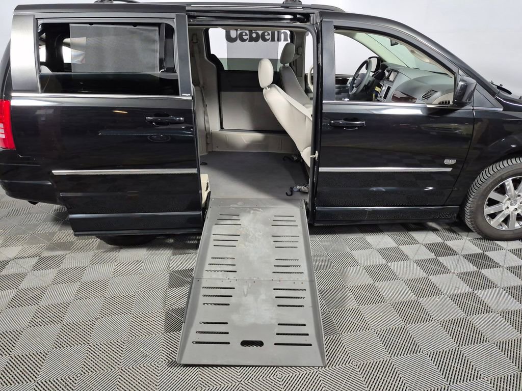 2009 Chrysler Town & Country