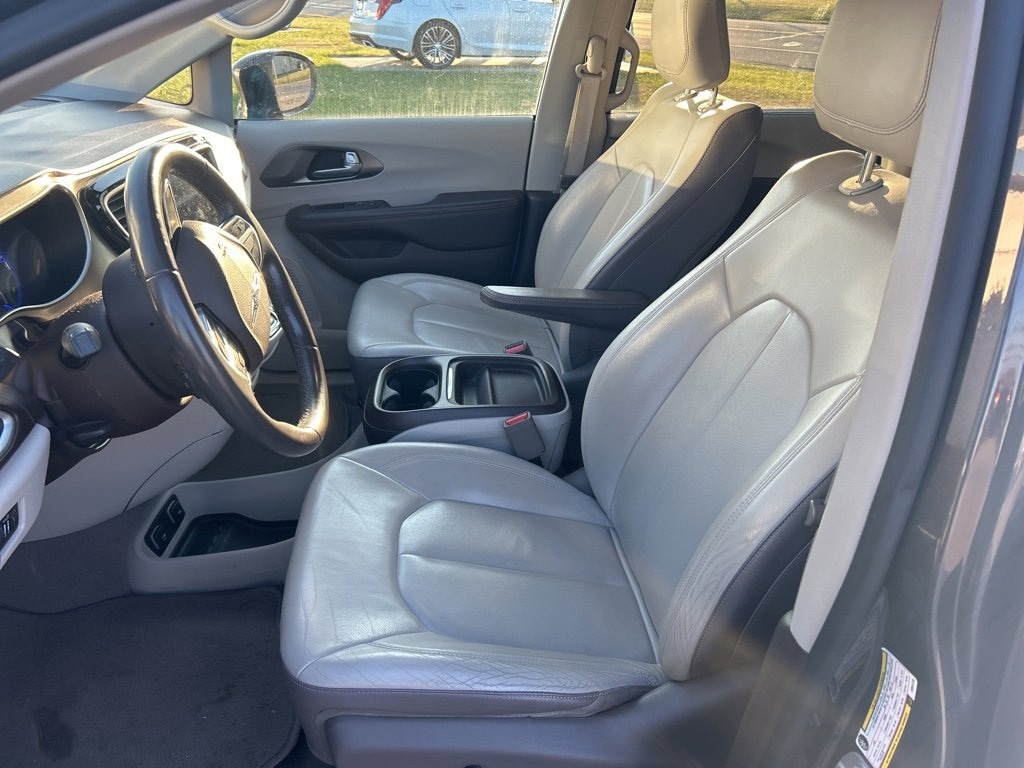 Used 2017 Chrysler Pacifica Touring-L