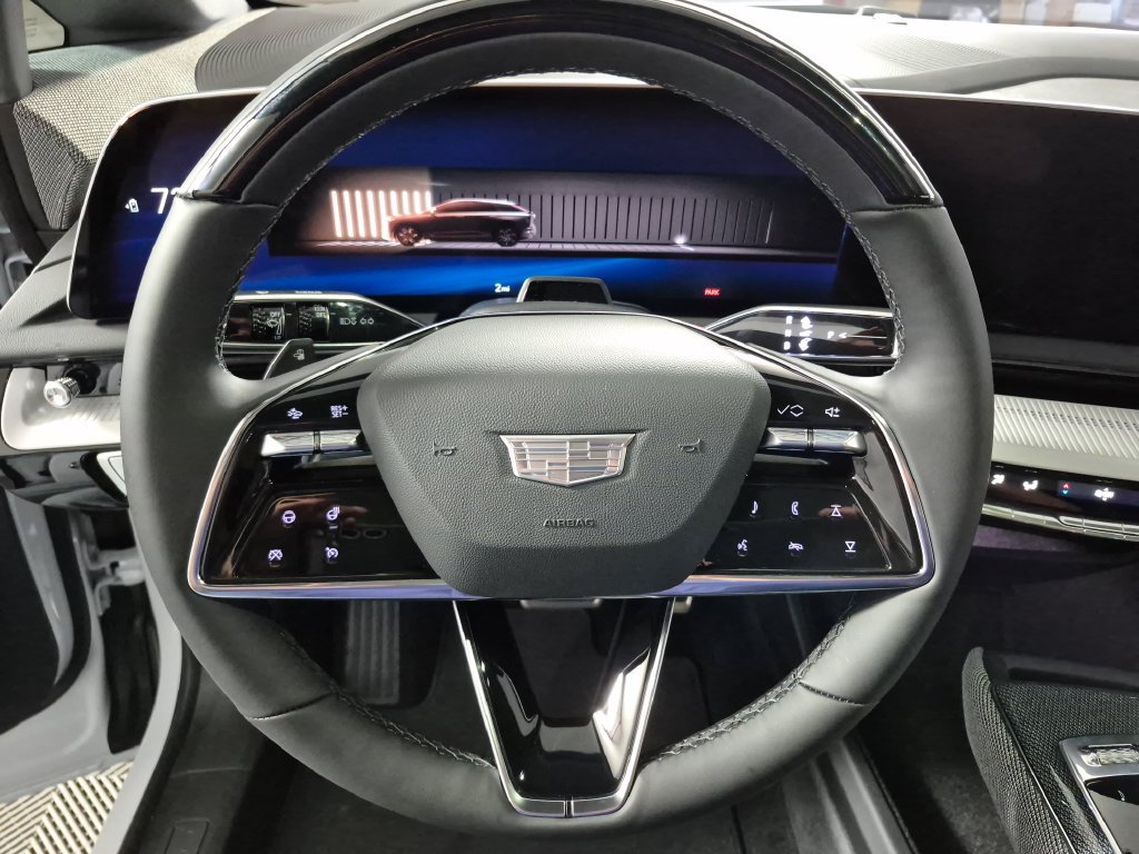 2027 Cadillac OPTIQ Premium Luxury - Photo 11