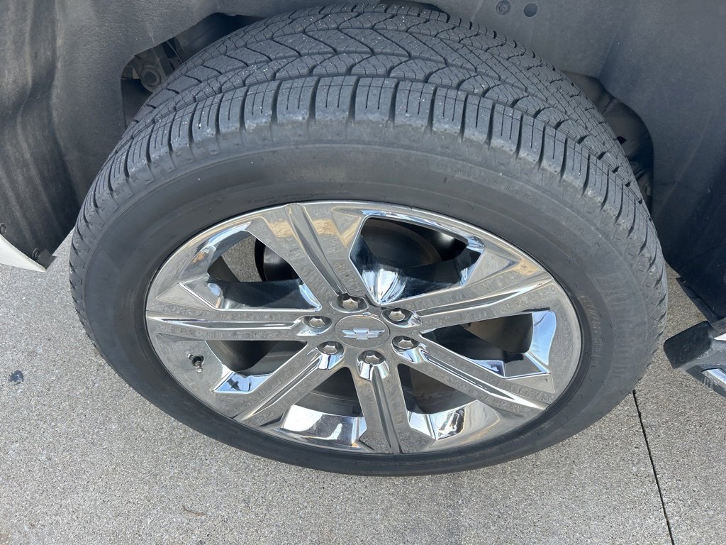 2016 Chevrolet Tahoe LTZ photo 3