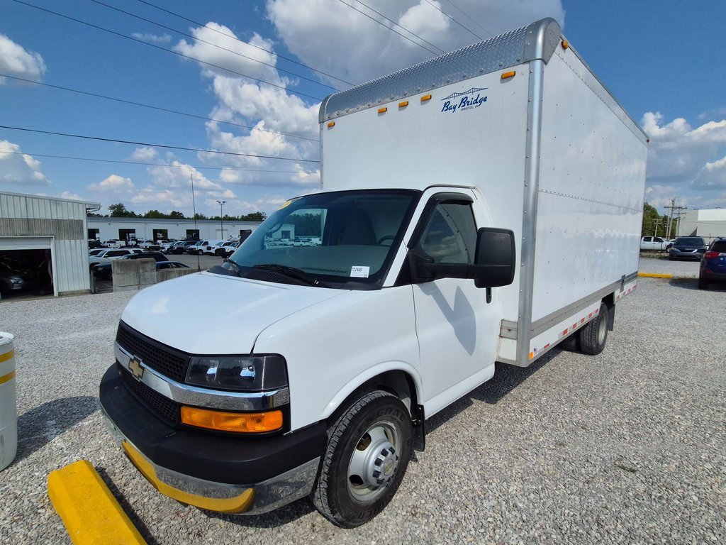 2013 Chevrolet Express Cutaway 3500 photo 3