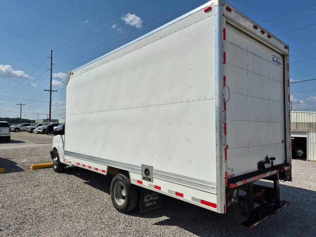 2013 Chevrolet Express Cutaway 3500 photo 4