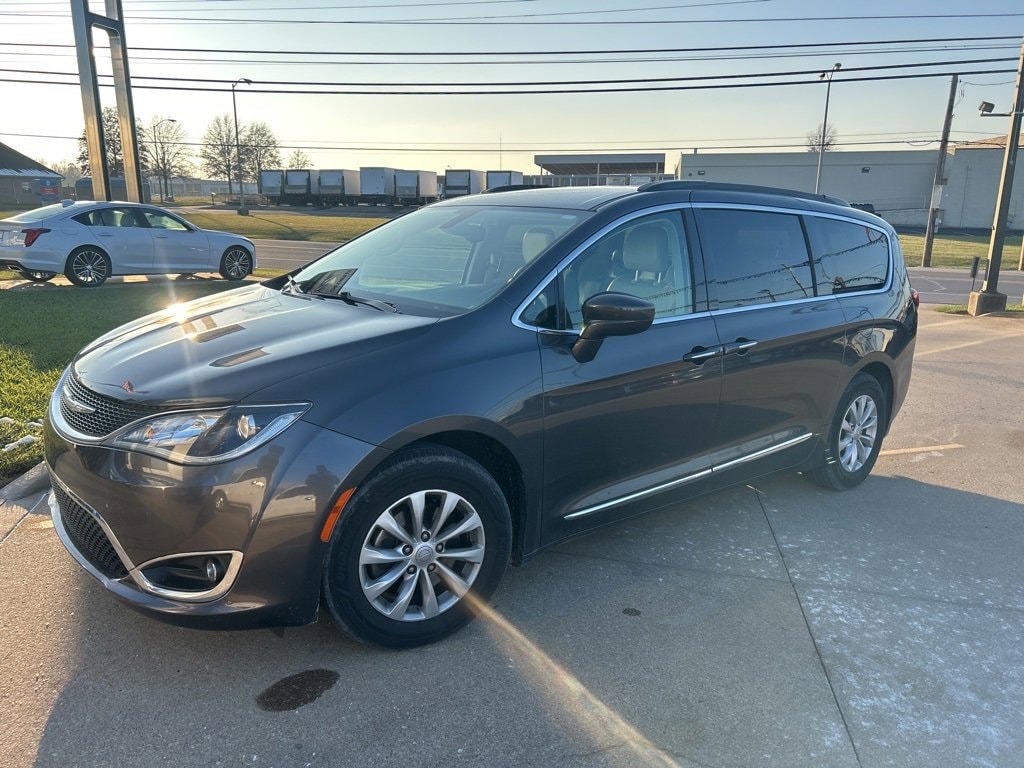 Used 2017 Chrysler Pacifica Touring-L