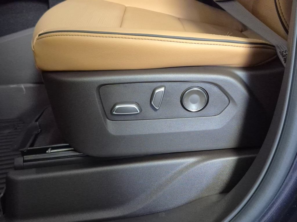 2026 Cadillac Escalade Luxury - Photo 17