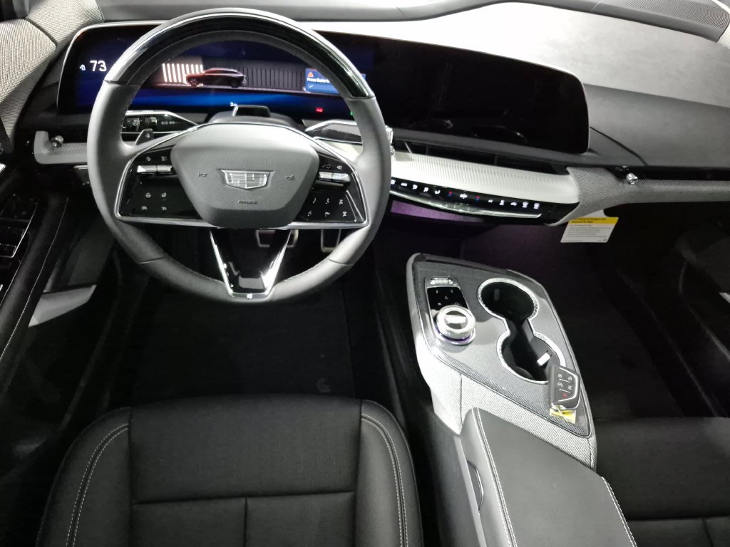 2027 Cadillac OPTIQ Premium Luxury - Photo 10