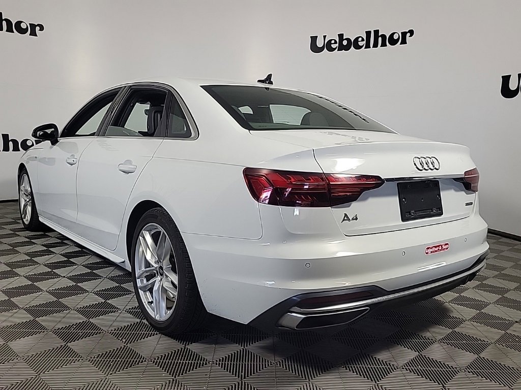 2023 Audi A4 S line Quattro Premium Plus photo 2
