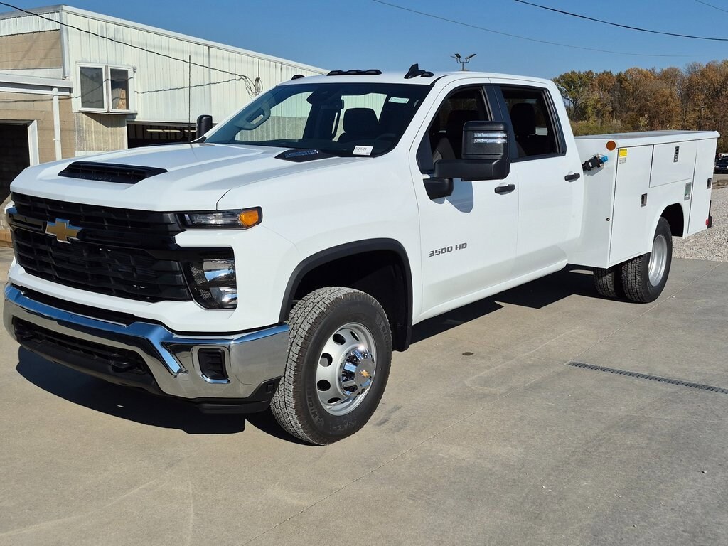New 2025 Chevrolet Silverado 3500 HD Chassis Work Truck Truck Crew Cab