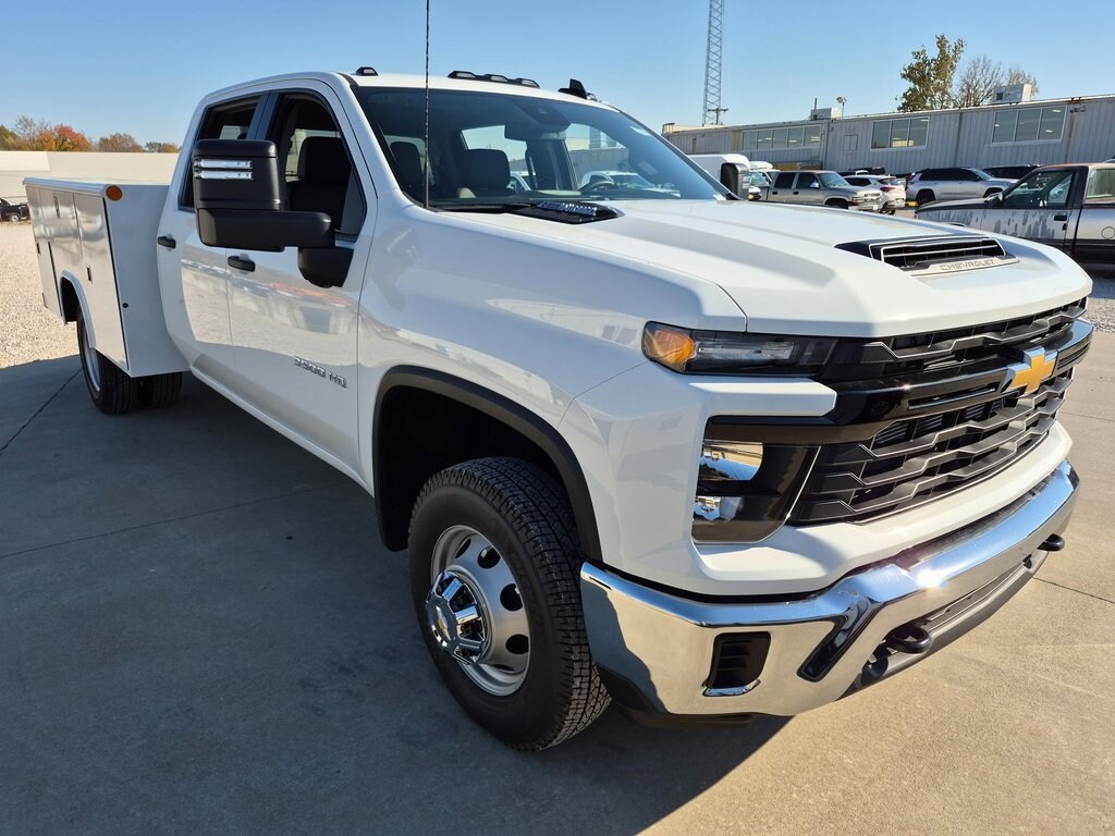 New 2025 Chevrolet Silverado 3500 HD Chassis Work Truck Truck Crew Cab