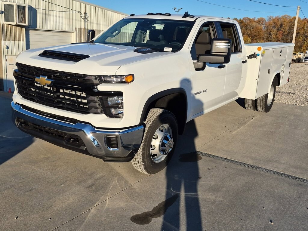 New 2025 Chevrolet Silverado 3500 HD Chassis Work Truck Truck Crew Cab