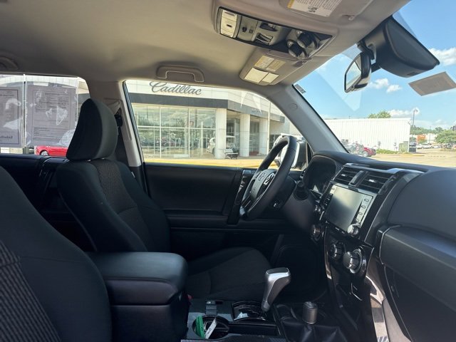 2024 Toyota 4Runner TRD Off-Road photo 2