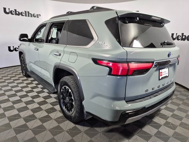 2023 Toyota Sequoia SR5 photo 4