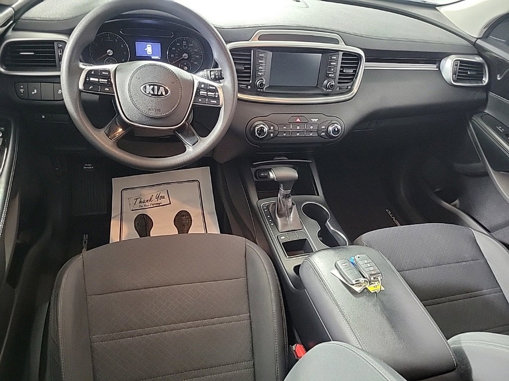 2020 Kia Sorento LX photo 2