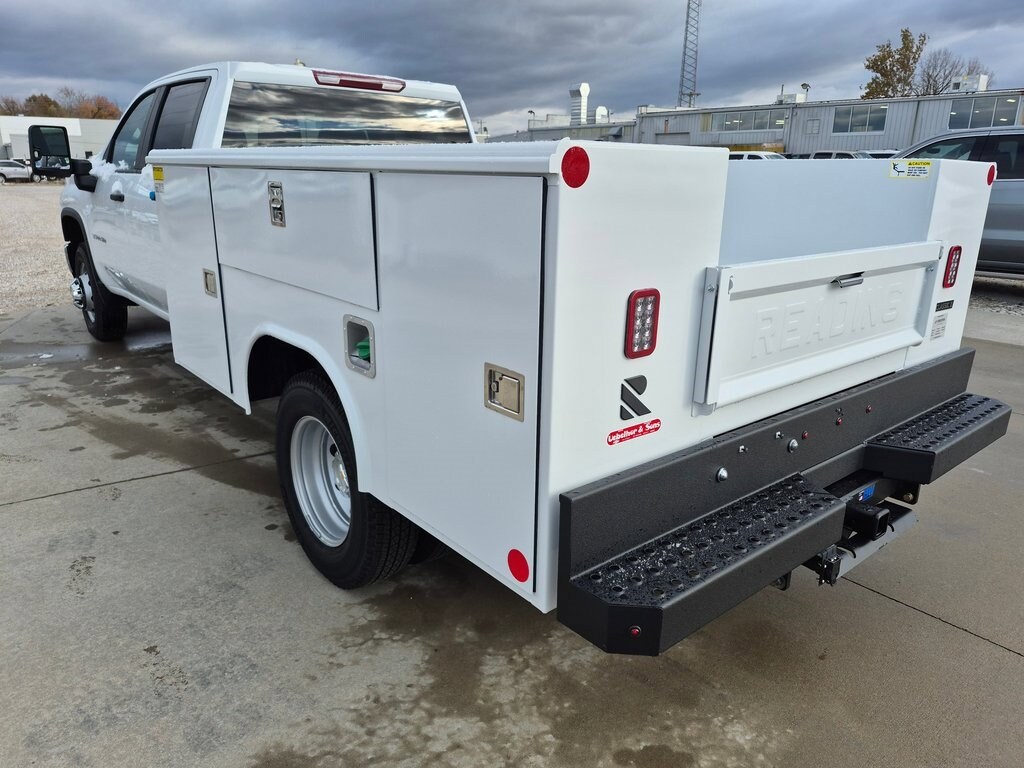 New 2025 Chevrolet Silverado 3500 HD Chassis Work Truck Truck Crew Cab