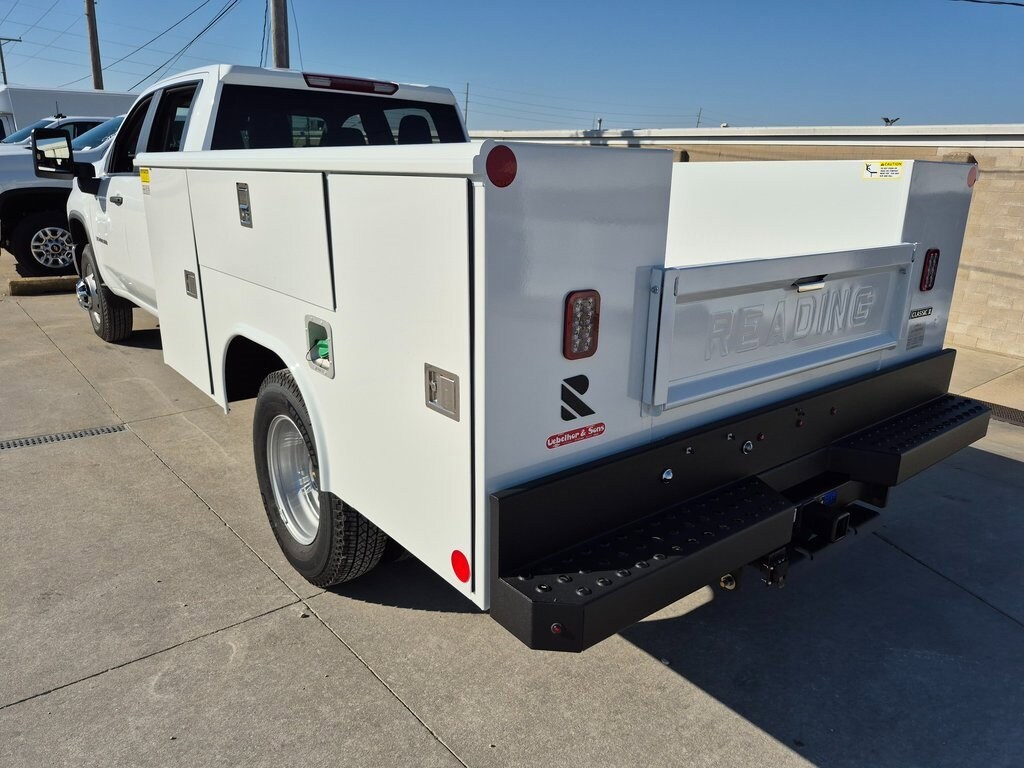 New 2025 Chevrolet Silverado 3500 HD Chassis Work Truck Truck Crew Cab