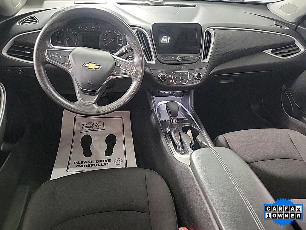 2023 Chevrolet Malibu 1LT photo 2