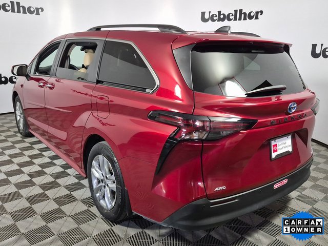 2023 Toyota Sienna XLE photo 4