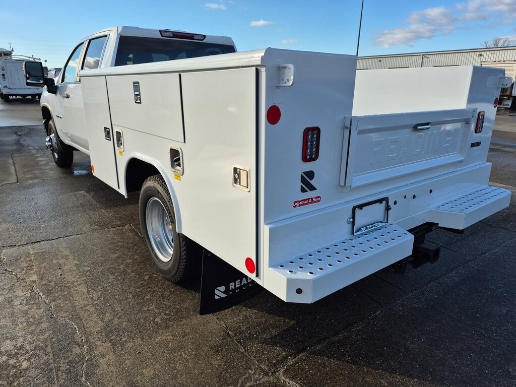 New 2025 Chevrolet Silverado 3500 HD Chassis Work Truck Truck Crew Cab