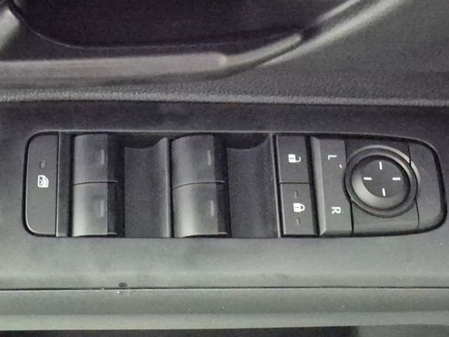 2026 Toyota Tacoma SR5 - Photo 16