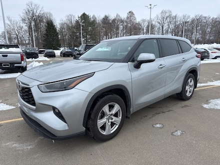 2023 Toyota Highlander LE SUV