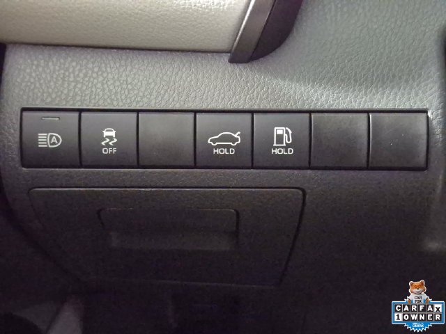 2024 Toyota Camry SE - Photo 18