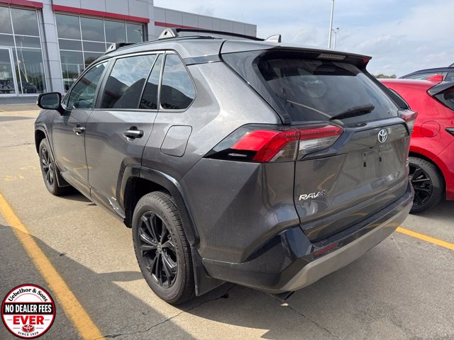 2022 Toyota RAV4 SE - Photo 5