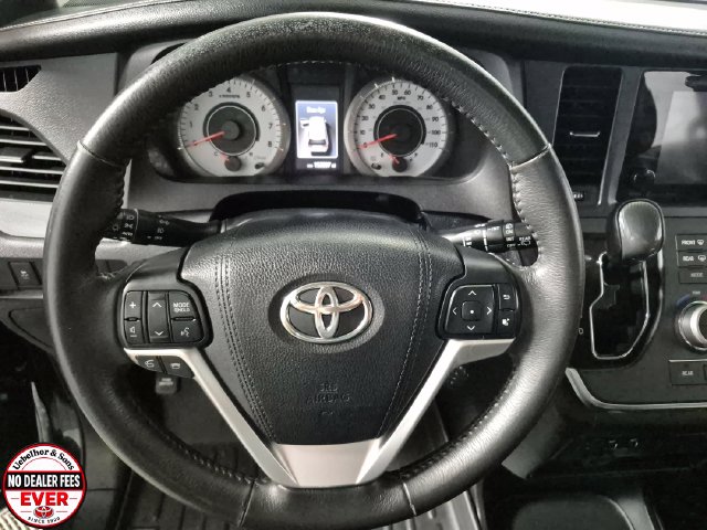 2017 Toyota Sienna SE Premium - Photo 11