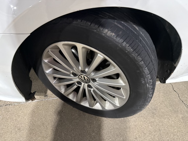 Used 2017 Volkswagen Passat SE with VIN 1VWBT7A33HC066860 for sale in Jasper, IN