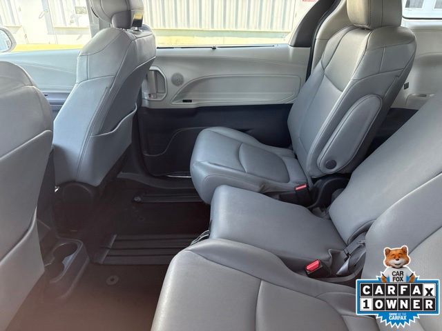 2024 Toyota Sienna XLE - Photo 5