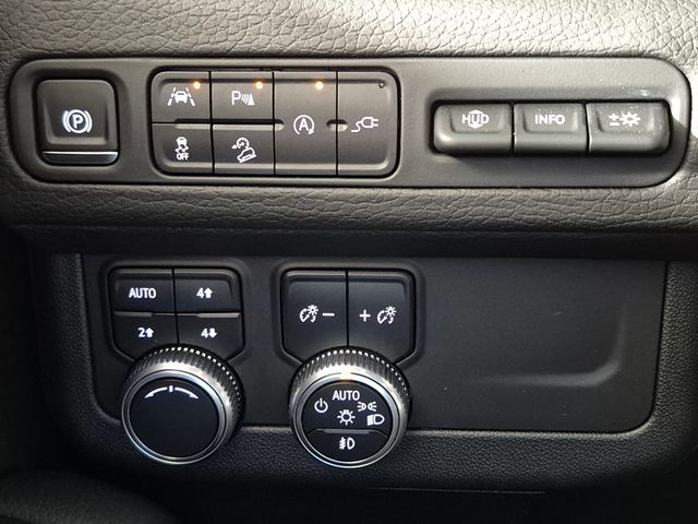 2021 GMC Yukon XL Denali - Photo 18