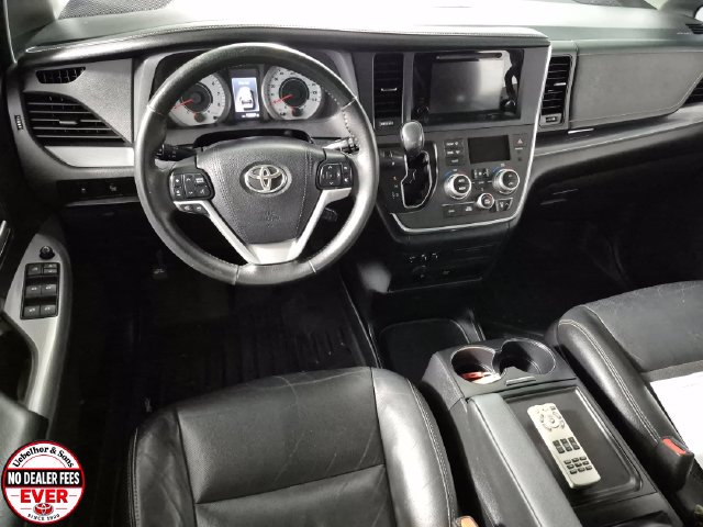 2017 Toyota Sienna SE Premium - Photo 10
