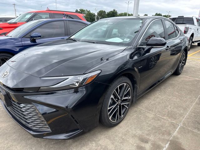 2025 Toyota Camry XLE - Photo 1
