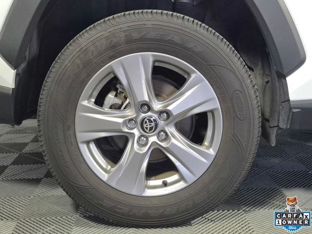2024 Toyota RAV4 XLE - Photo 29