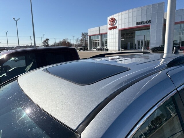 2024 Toyota Sienna XLE photo 3