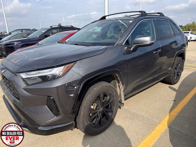 2022 Toyota RAV4 SE - Photo 1