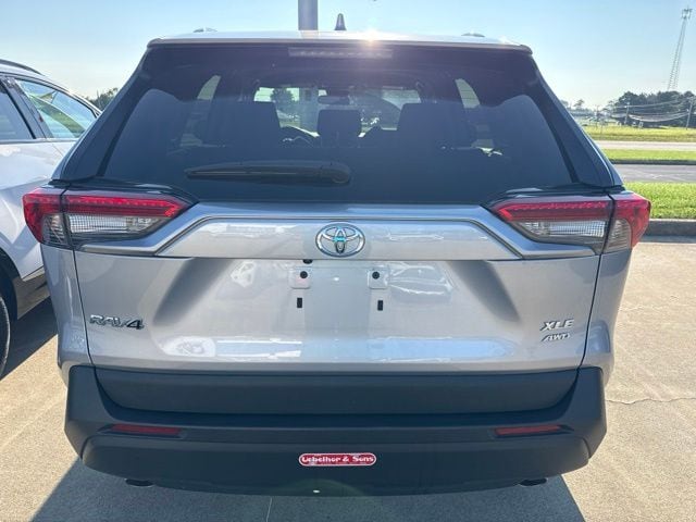 2024 Toyota RAV4 XLE - Photo 7