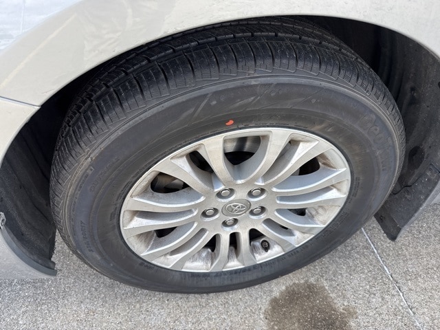 Used 2016 Toyota Sienna XLE Premium with VIN 5TDYK3DC1GS745379 for sale in Jasper, IN