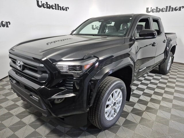 2025 Toyota Tacoma SR5 4x4 Double Cab photo 3