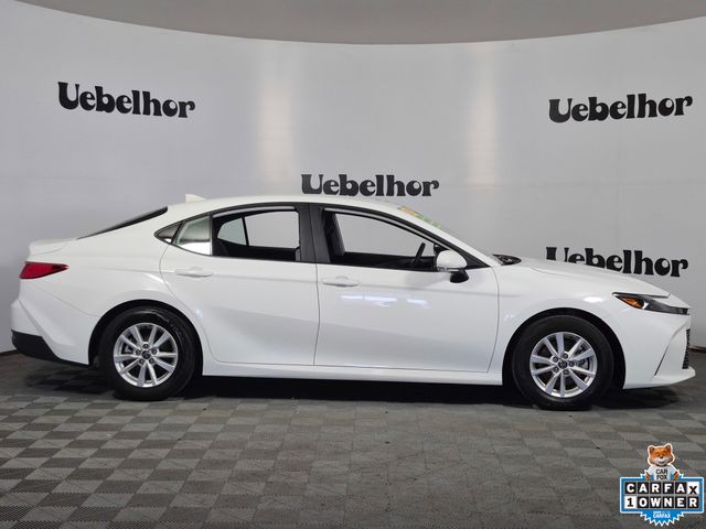 2025 Toyota Camry LE - Photo 8