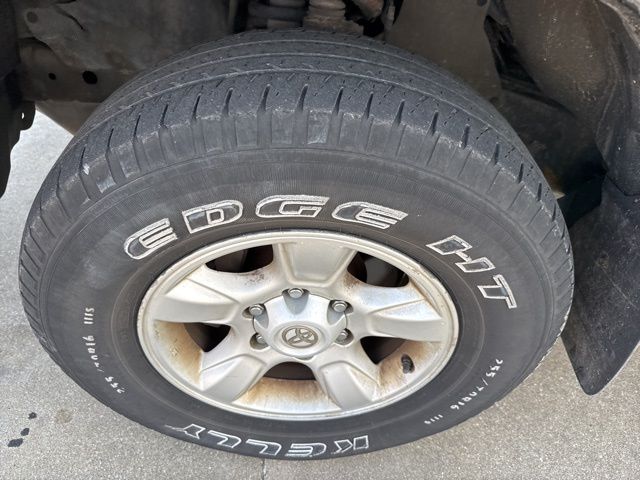 Used 2006 Toyota Tundra SR5 with VIN 5TBDT44126S542069 for sale in Jasper, IN