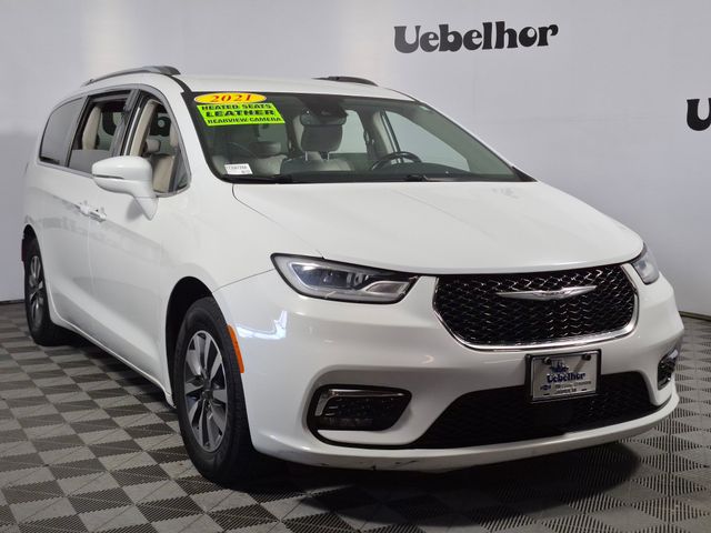 2021 Chrysler Pacifica Touring L's photo