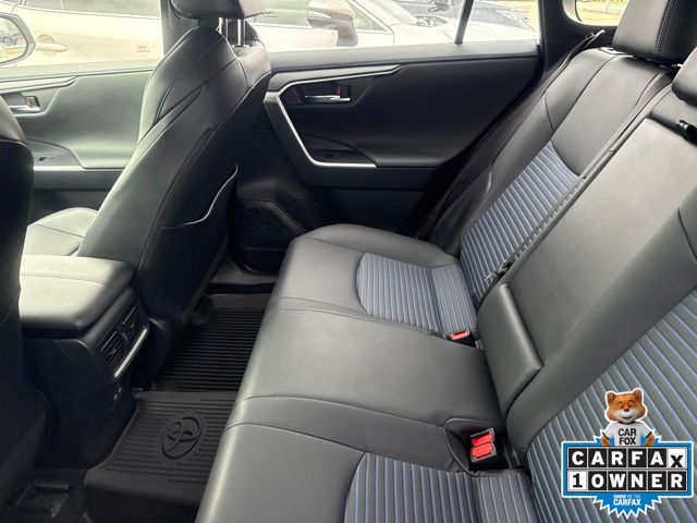 2022 Toyota RAV4 XSE - Photo 5