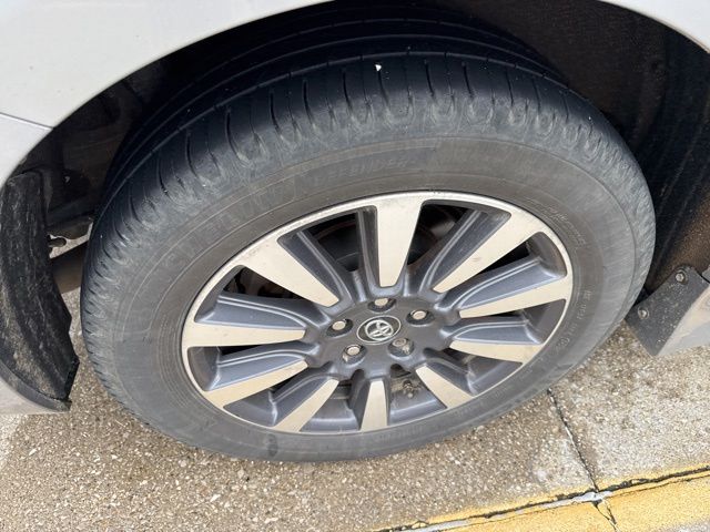 2018 Toyota Sienna XLE - Photo 12