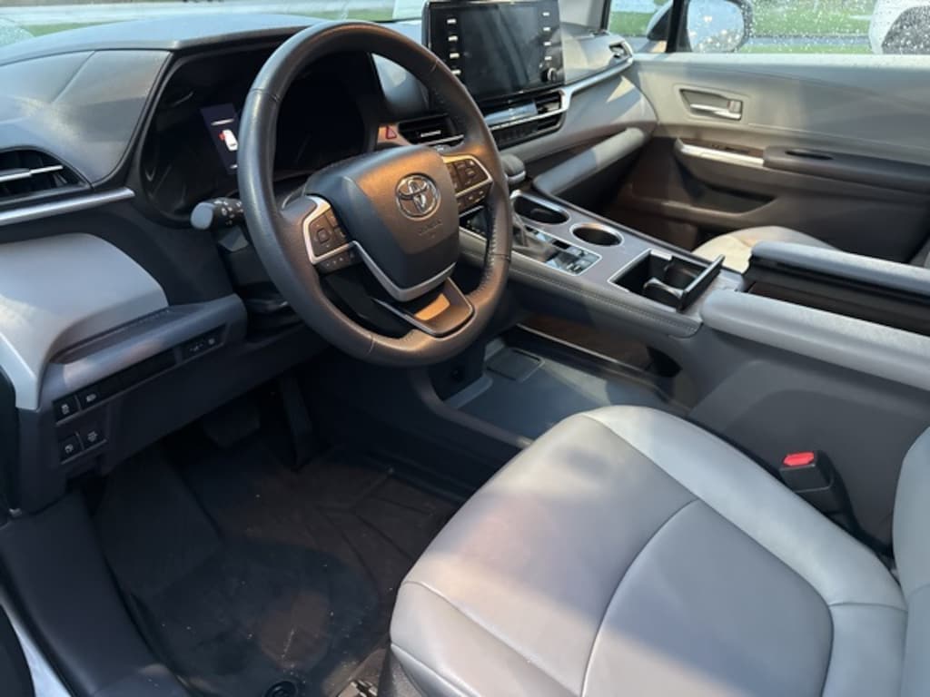 Certified 2024 Toyota Sienna XLE Van Passenger Van