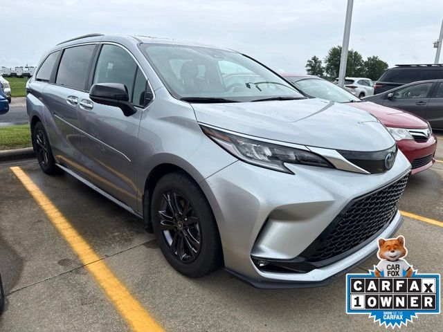 2024 Toyota Sienna XSE - Photo 12